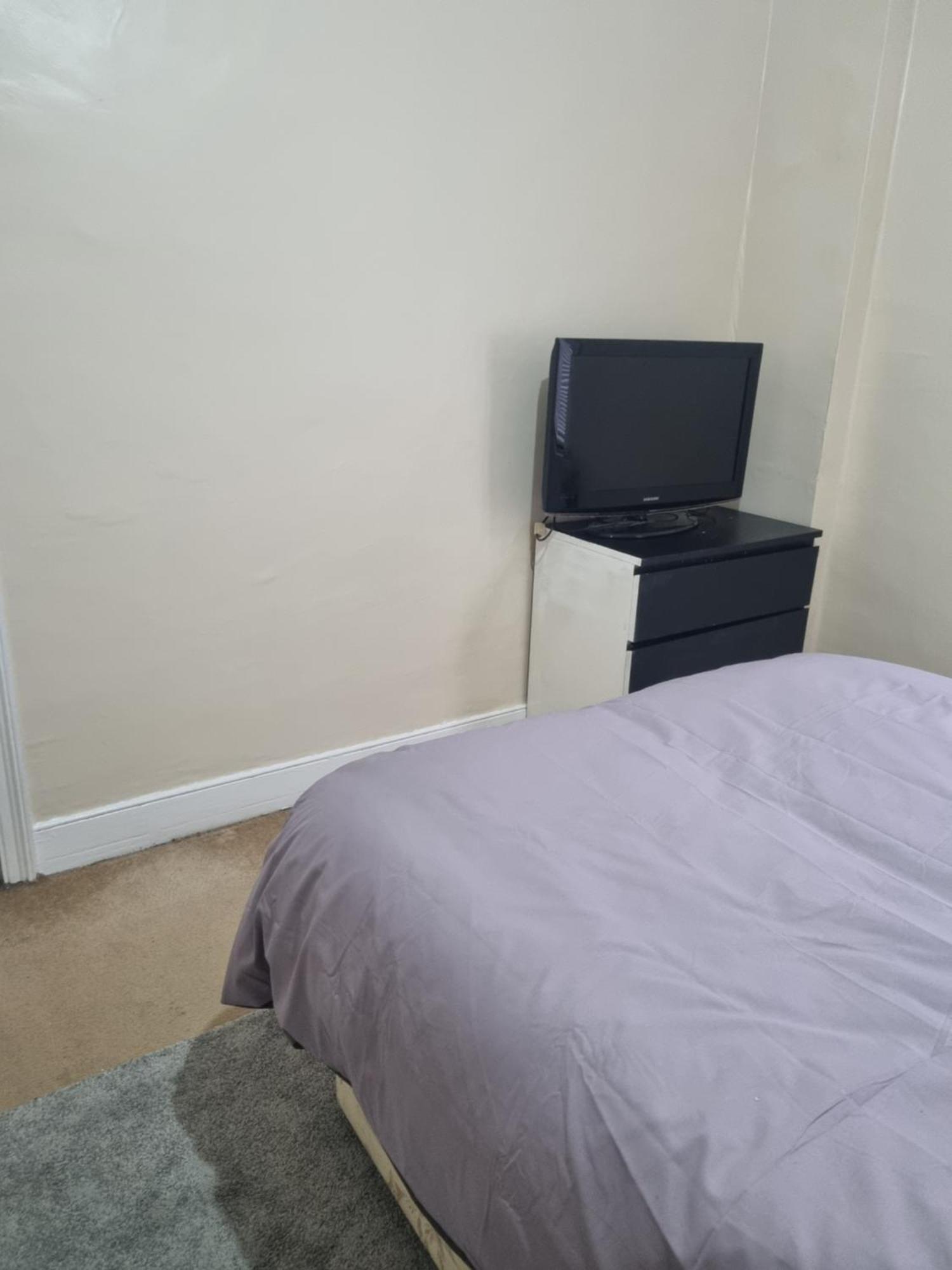 Private Rooms In Croydon London Thornton Heath Exterior photo
